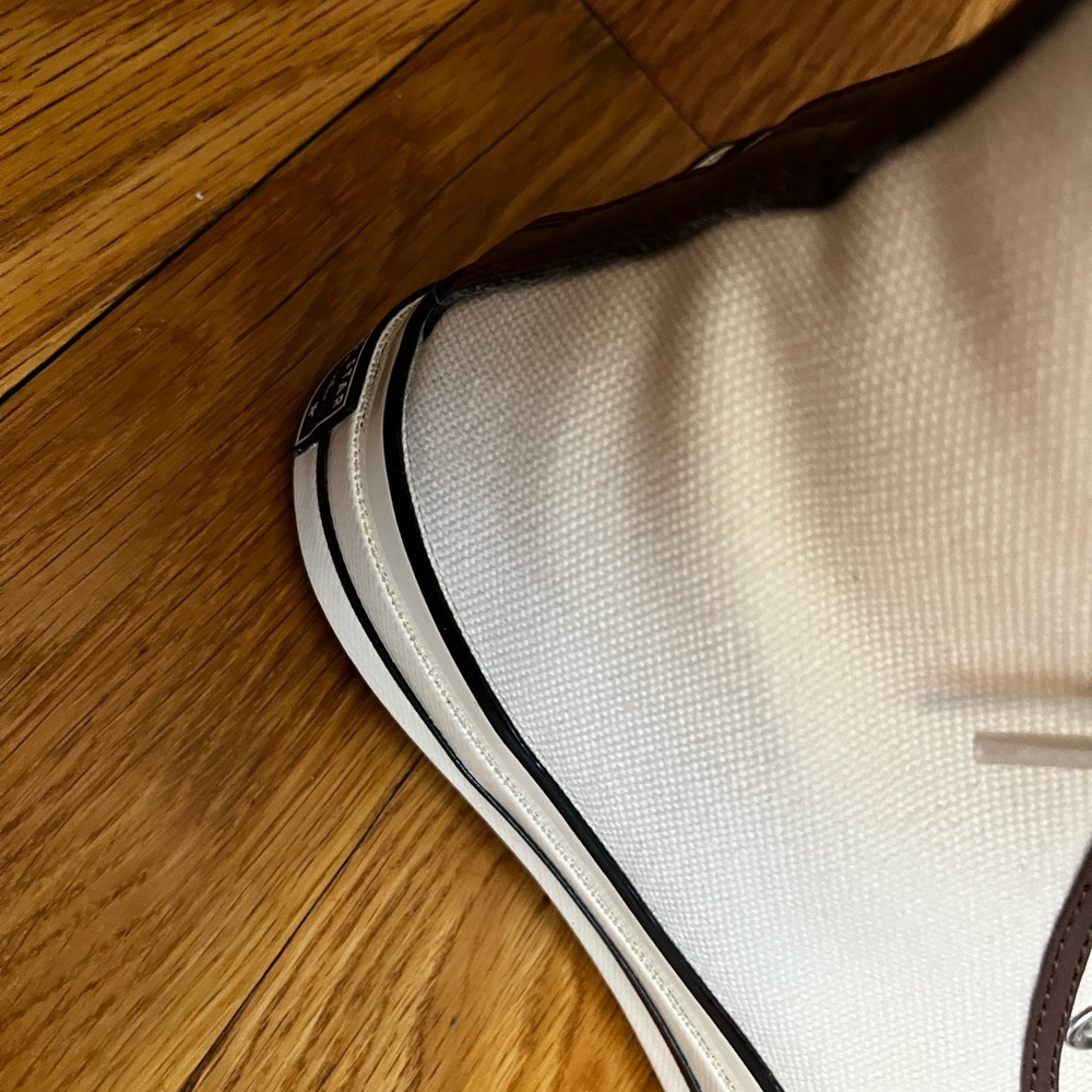 Chuck Taylor converse